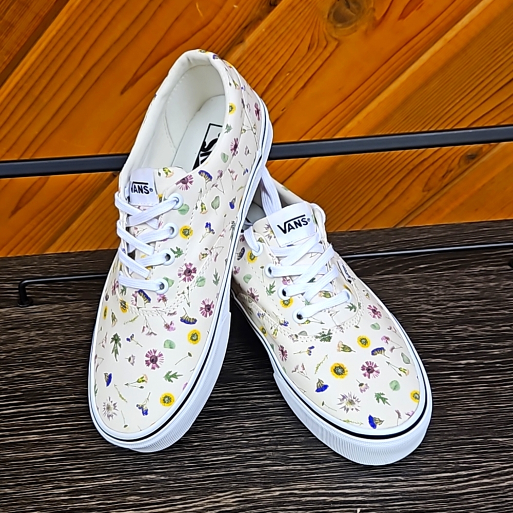 NEW VANS Womens Doheny Pressed Floral Classic White - Multi Sizes